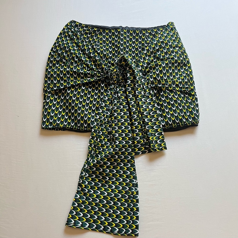 NWOT‎ EXCEPT MONDAYS black yellow green geo printed tie front mini skirt